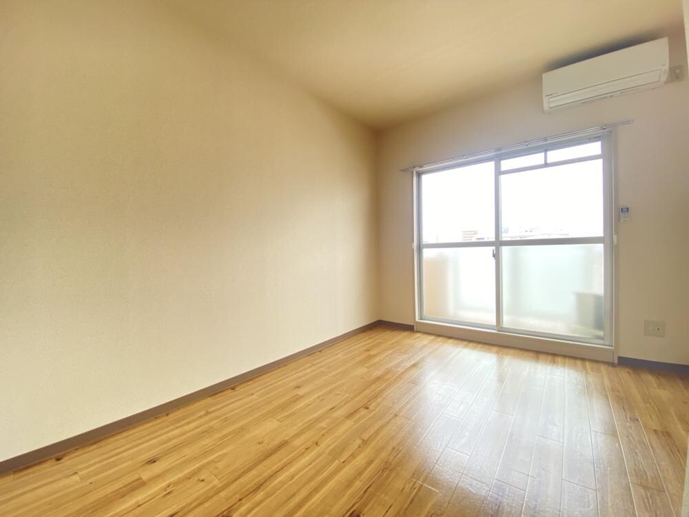 ユニテソリステ津門川の物件内観写真