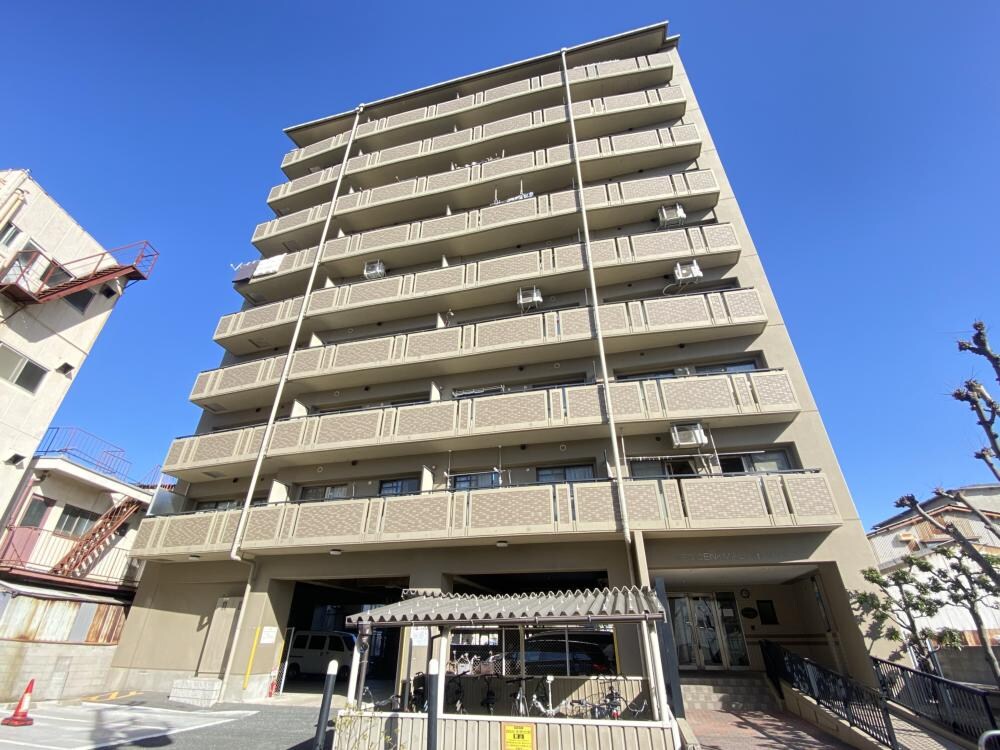 ネオ・デンクマール1号館の物件外観写真