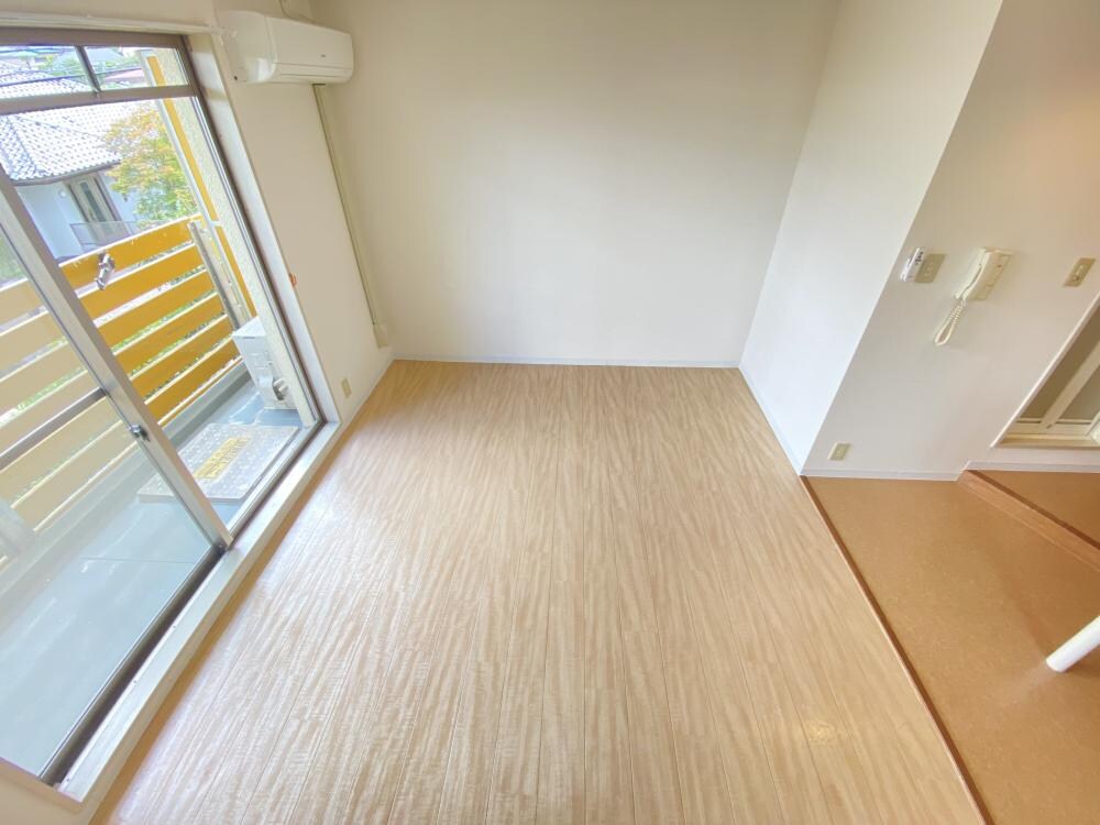 ペアコート仁川の物件内観写真