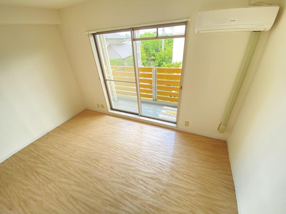 ペアコート仁川の物件内観写真