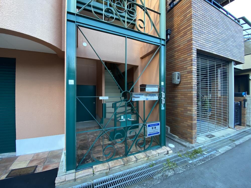 VIVA甲陽の物件外観写真