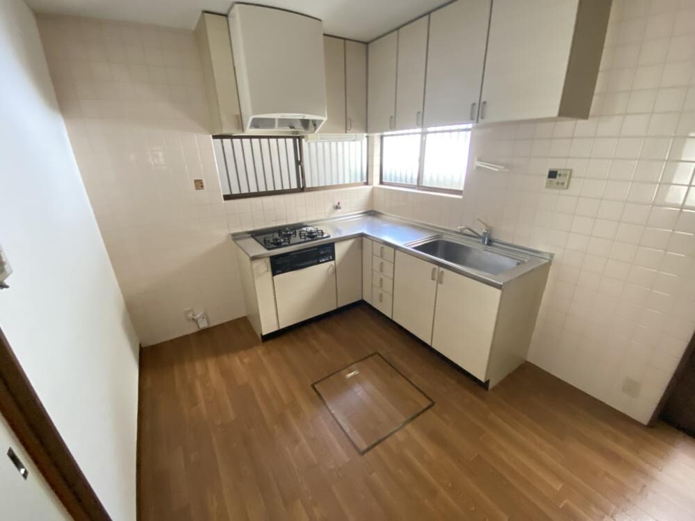 塚口本町1丁目貸家の物件内観写真