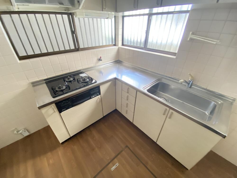 塚口本町1丁目貸家の物件内観写真