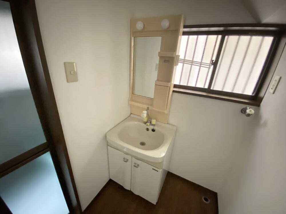 塚口本町1丁目貸家の物件内観写真