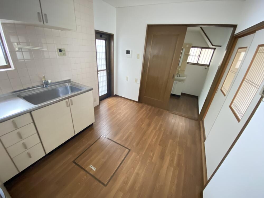 塚口本町1丁目貸家の物件内観写真