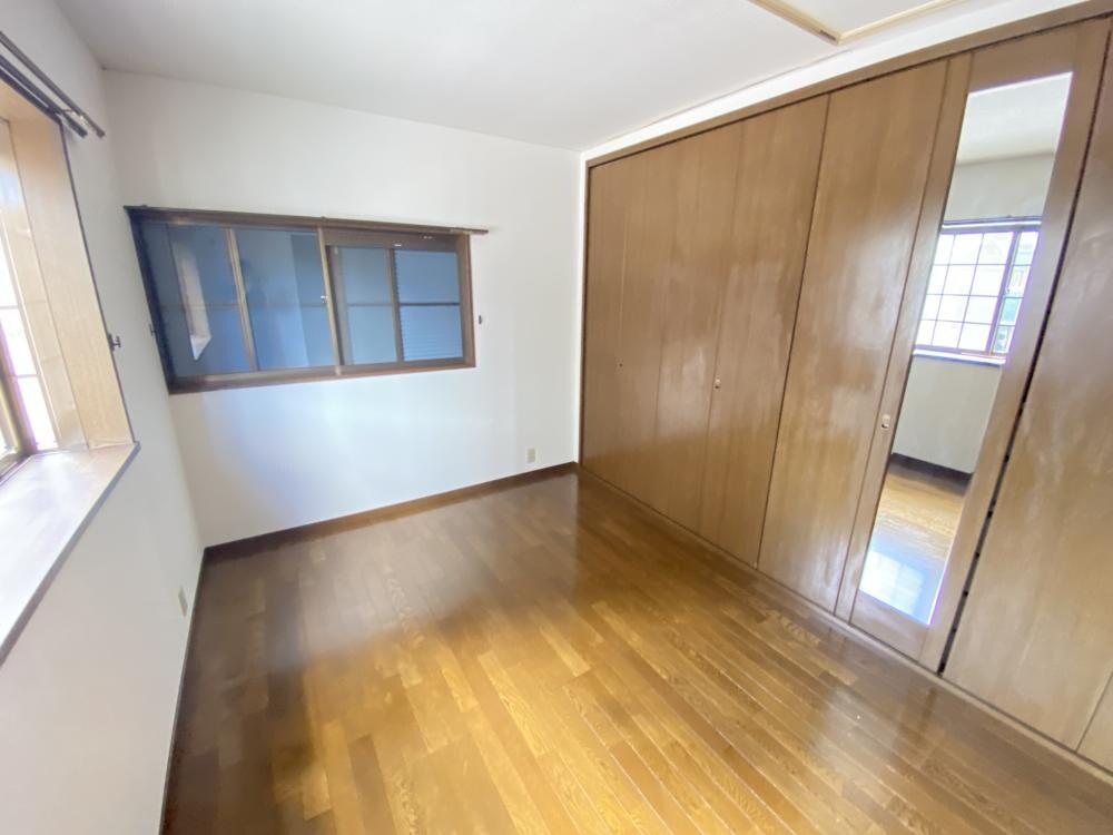 塚口本町1丁目貸家の物件内観写真