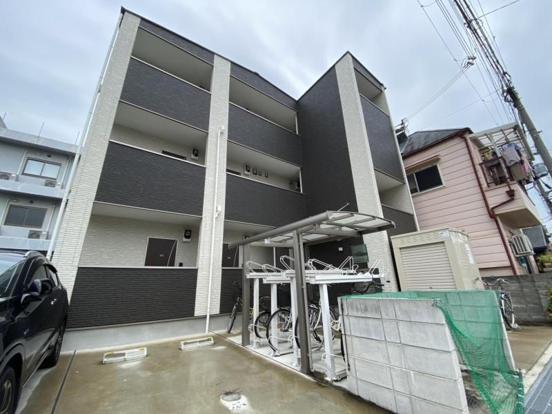 アズール尼崎の物件外観写真