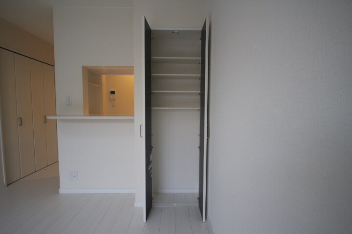 アクロス神戸灘アパートメントの物件内観写真