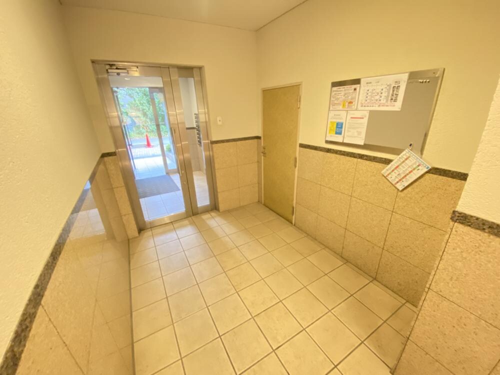 エレナ西宮北口の物件外観写真