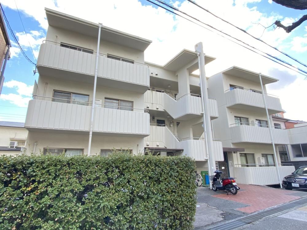 チャフル甲東の物件外観写真