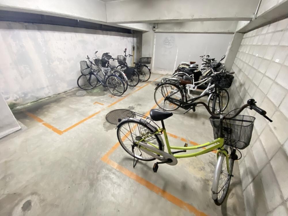 パインハイツ甲子園の物件外観写真