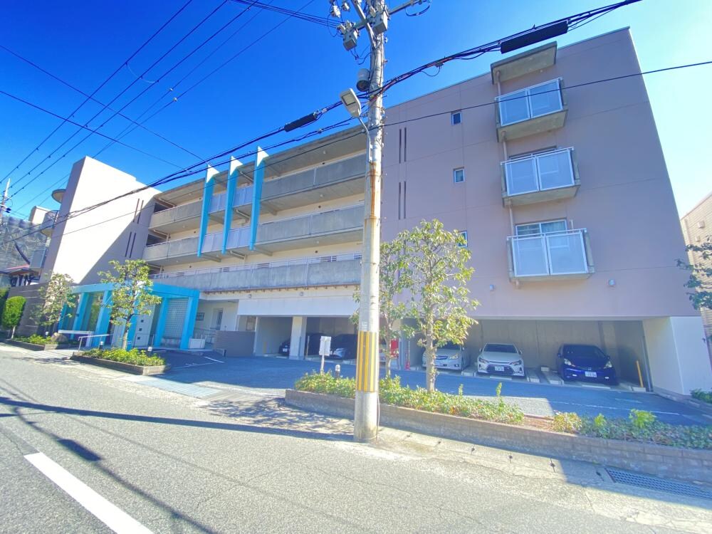 ラヴィーヌ芦屋の物件外観写真