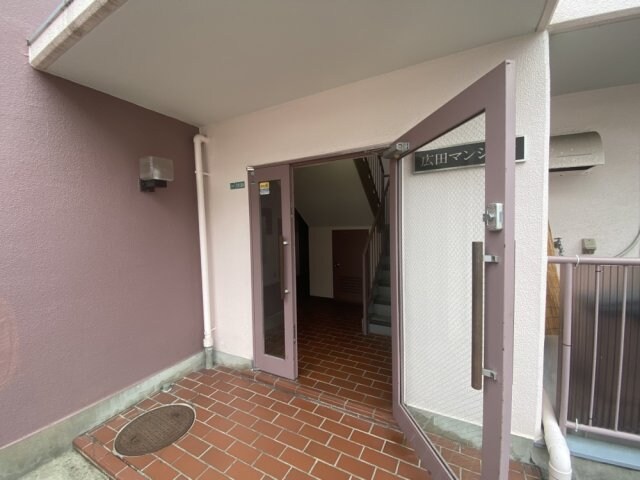 広田マンションの物件外観写真