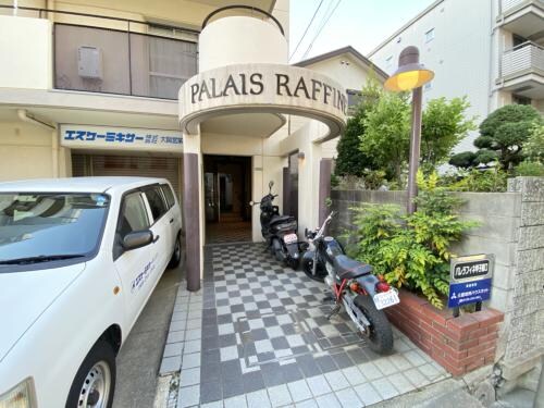 パレラフィネ甲子園口の物件外観写真