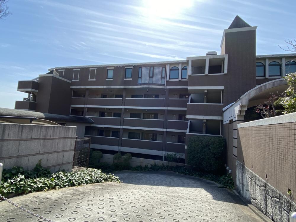 サンラトール甲陽園の物件外観写真