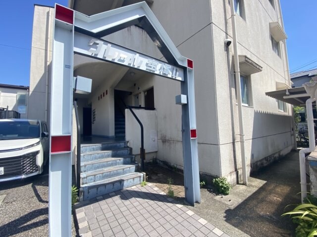 モダンアパートメント神戸宝塚2の物件外観写真