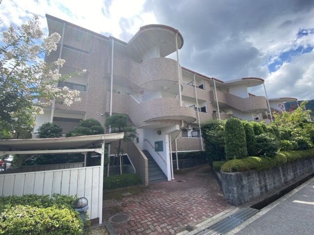 リストン宝塚の物件外観写真