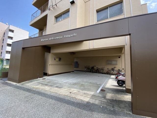 ルプリーズ西宮北口の物件外観写真