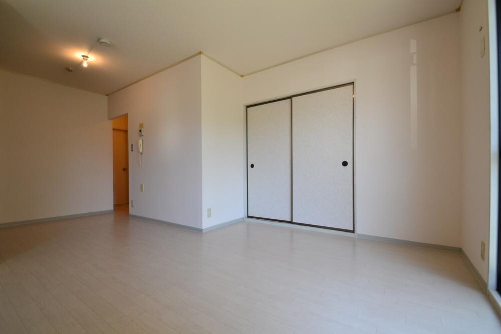 ルミエール B棟の物件内観写真