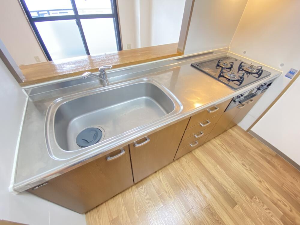 崇徳院ハイツの物件内観写真