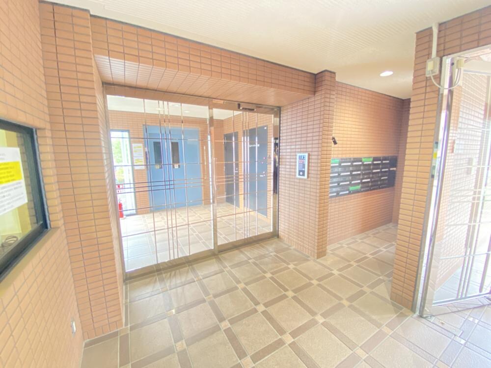 崇徳院ハイツの物件外観写真