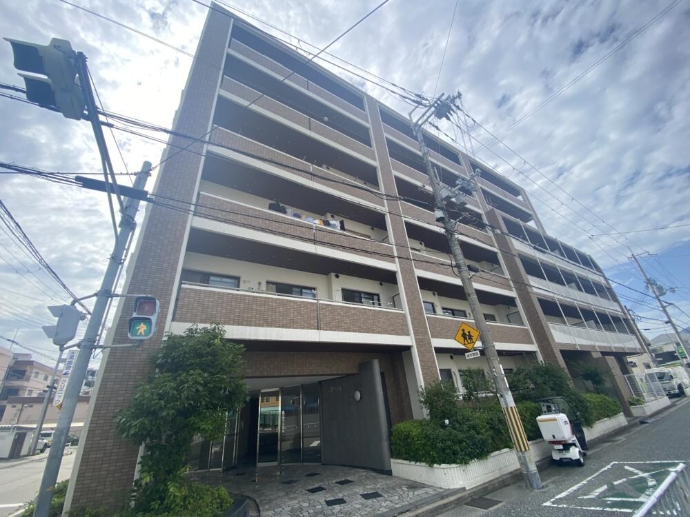 サンジェランの物件外観写真