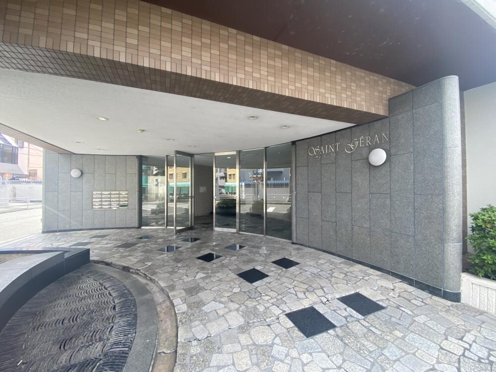 サンジェランの物件外観写真