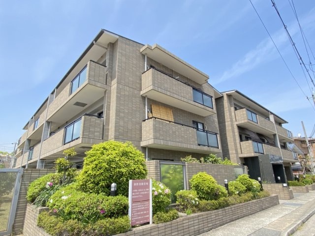 シャン・ド・フルールの物件外観写真