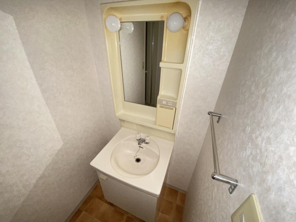 ジュエリーウォールの物件内観写真