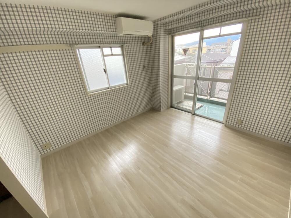 ジュエリーウォールの物件内観写真