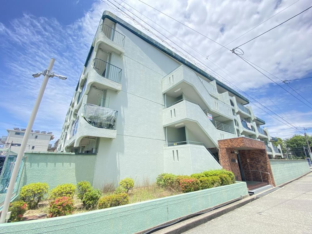 サンハイツホリウチの物件外観写真