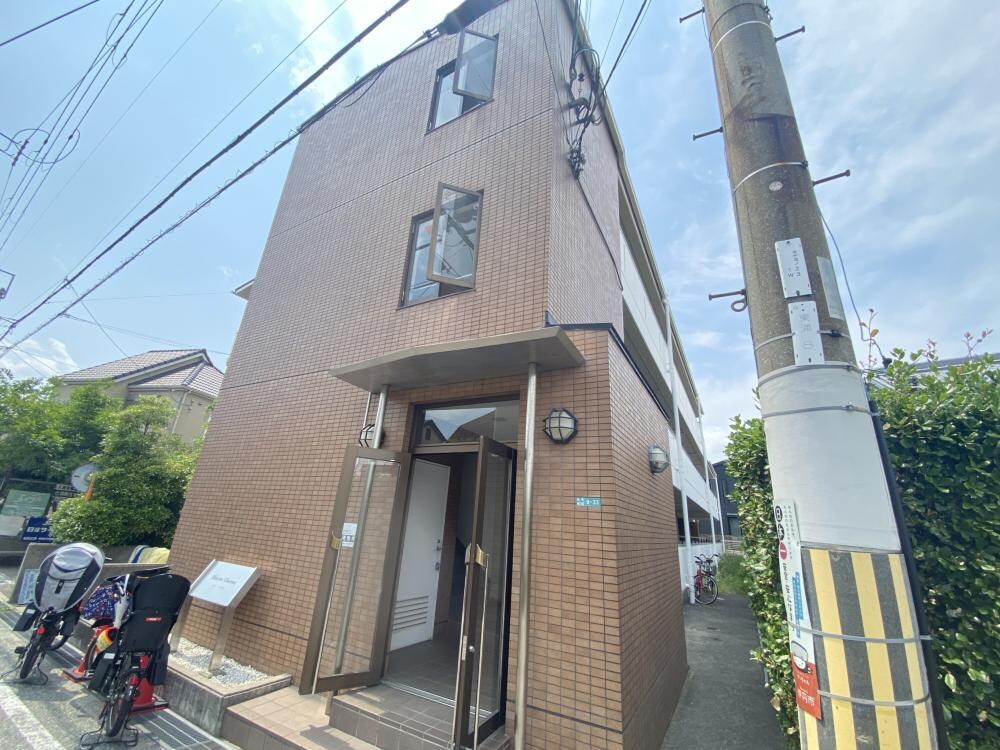 メゾンシャルムの物件外観写真