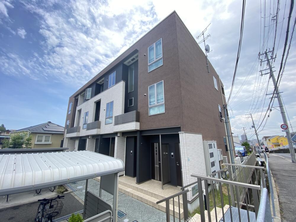 ヒルサイドウエガハラの物件外観写真