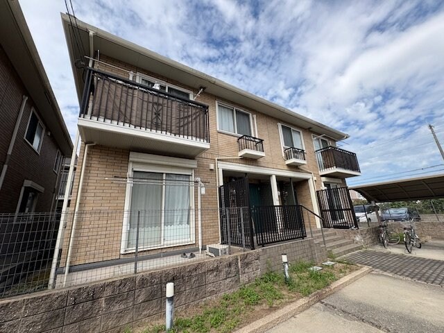 加藤タウンハウス D棟の物件外観写真