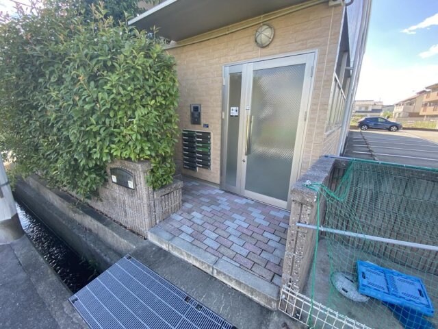 アンプルールフェールフリージアの物件外観写真