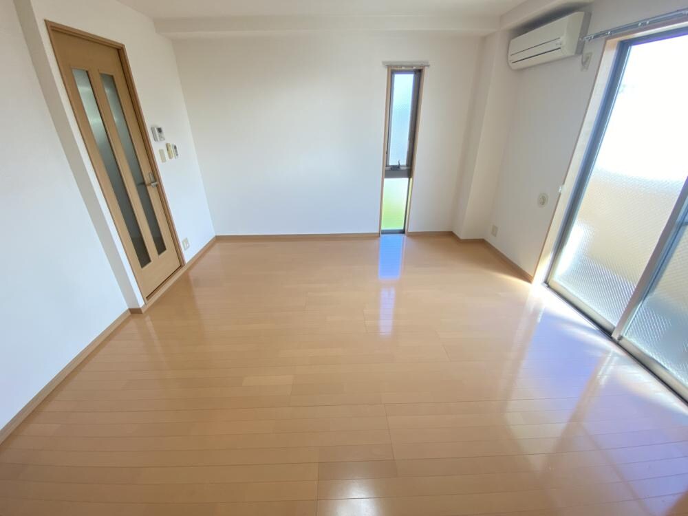 アンプルールフェールフリージアの物件内観写真