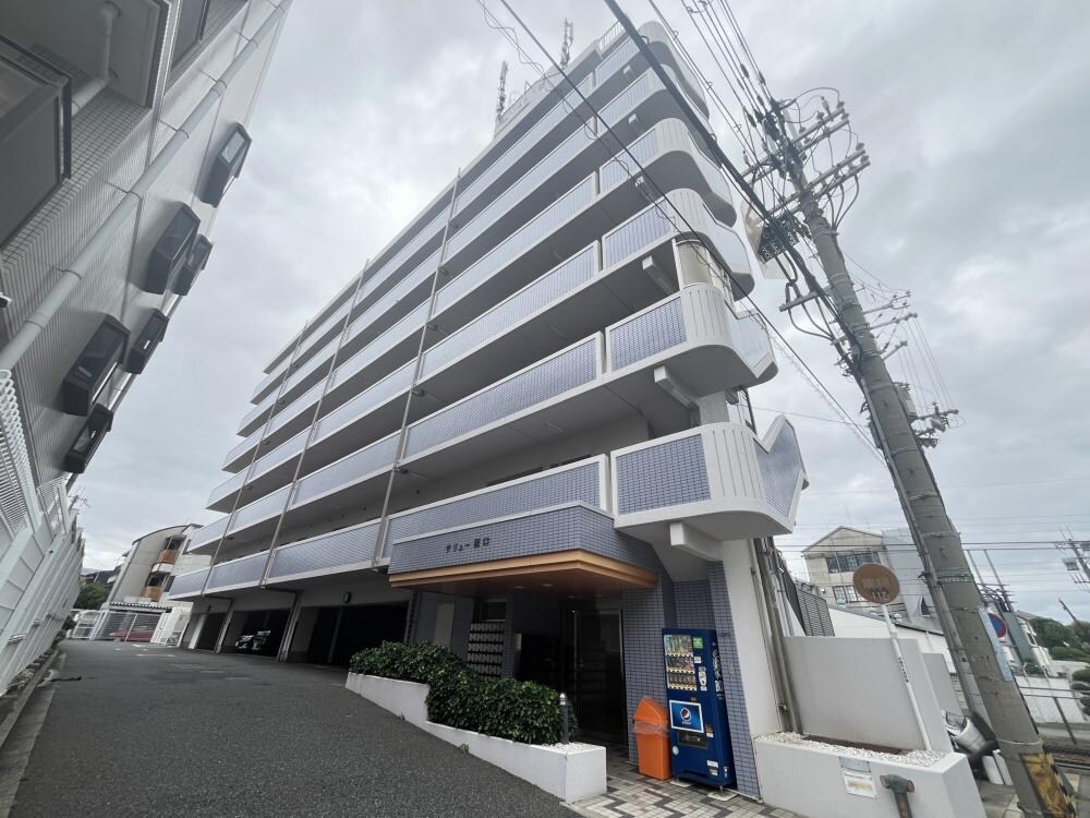 サリュー塚口の物件外観写真