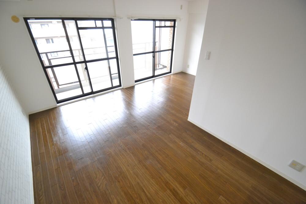 プラマー2番館の物件内観写真