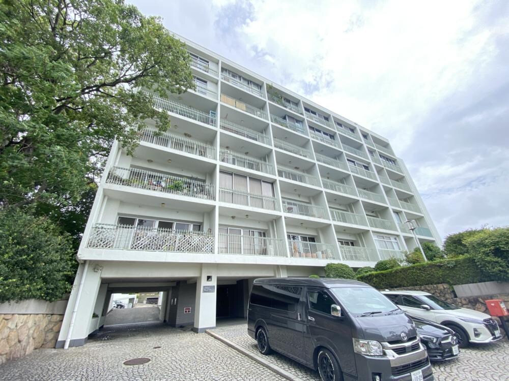 芦屋グランドハイツの物件外観写真