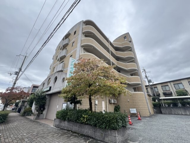 グランプレジールの物件外観写真