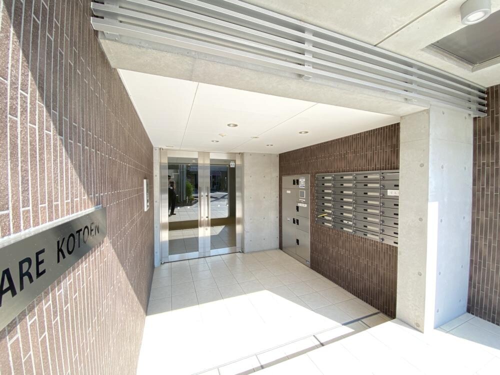 レジディア甲東園の物件外観写真