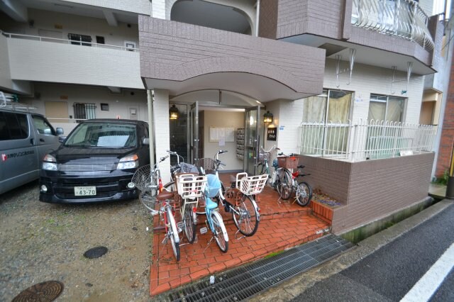 篠原南マンションの物件外観写真