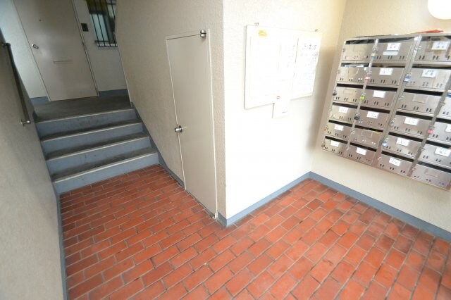 篠原南マンションの物件外観写真