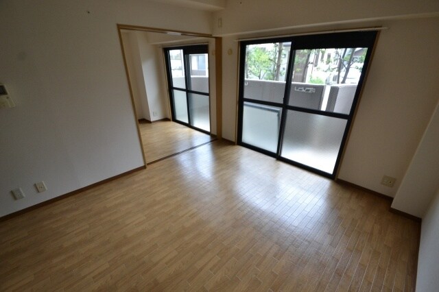 フロレセール南六甲の物件内観写真