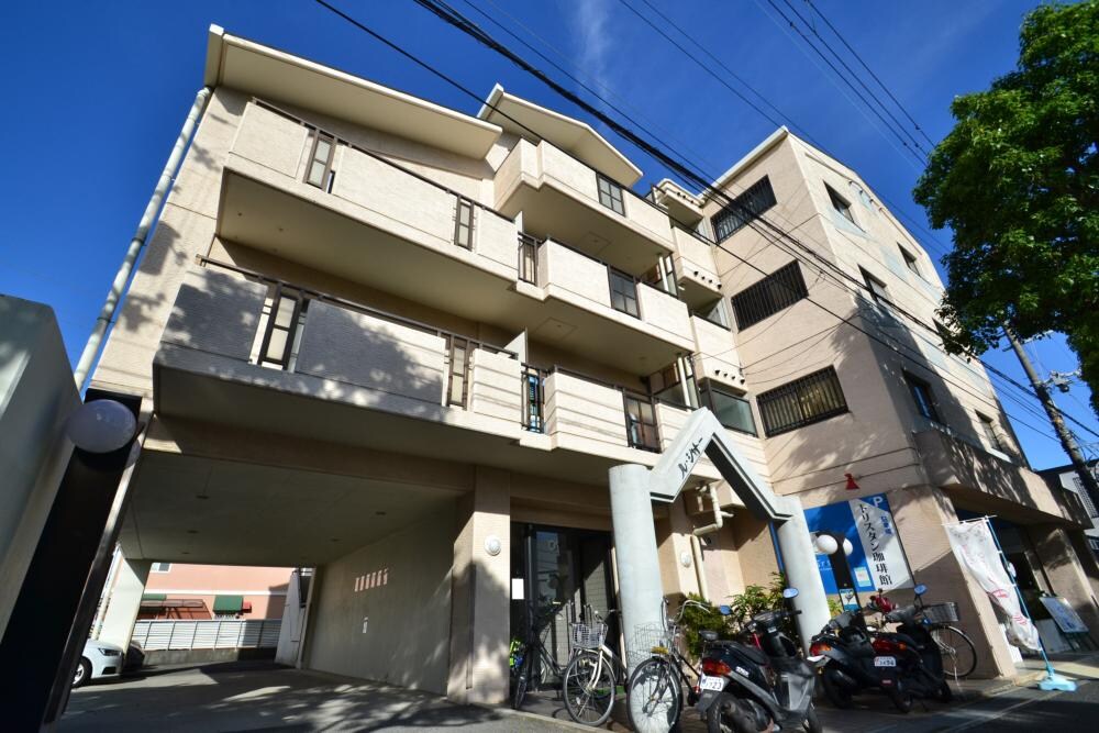 ル・シャトーの物件外観写真