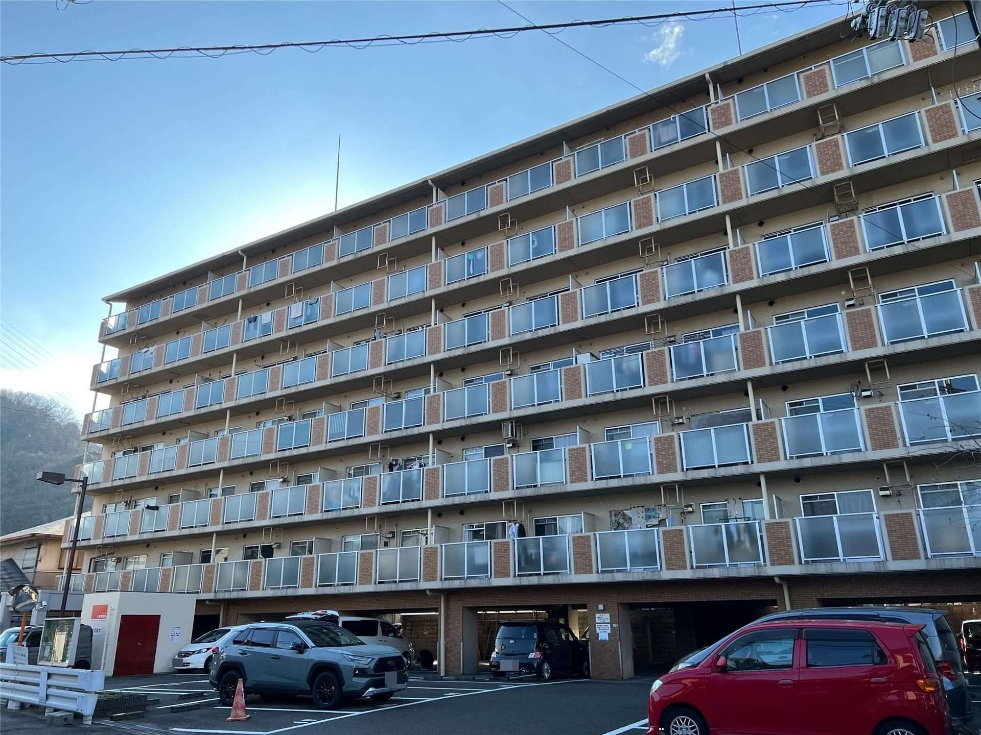 青山NKマンションの物件外観写真