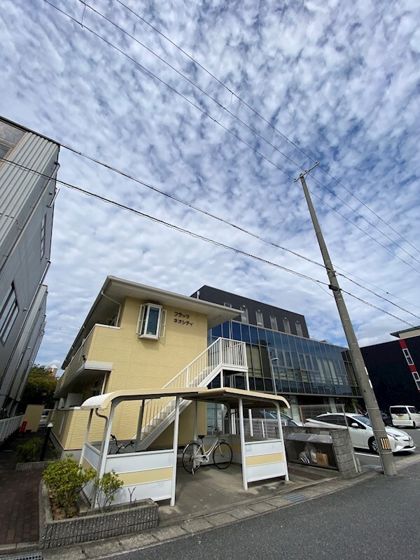 フラッツネオシティーの物件外観写真