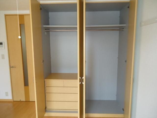 フルハウスA棟の物件内観写真