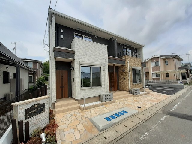 ウエストガーデンVIIの物件外観写真