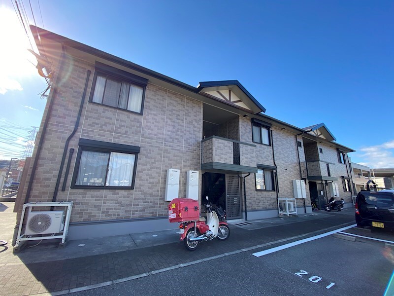 アーヴェニール憩の物件外観写真